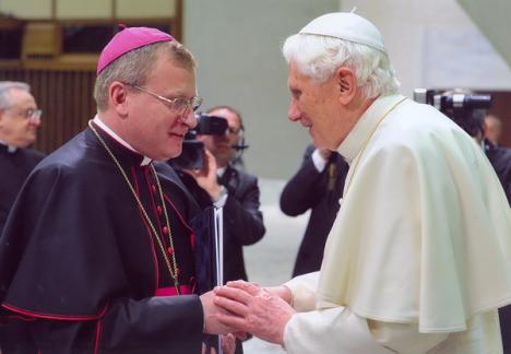 Episcopul romano-catolic al Oradiei s-a întors de la Vatican